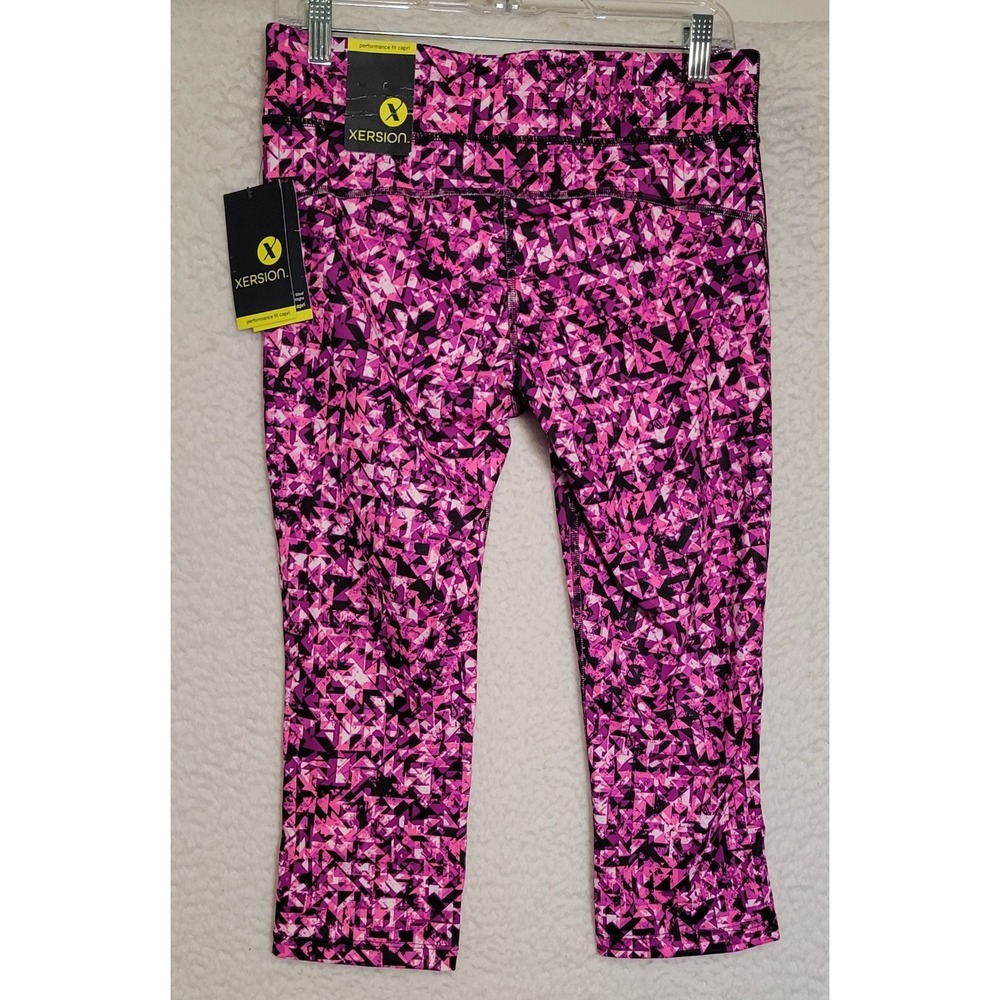 Xersion Womens Capri Sz M Average Abstract Mid Rise NEW NWT Performance Fit 1696